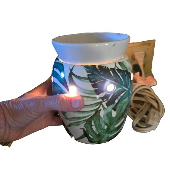 Scentsy Rainforest Fern Wax Warmer Discontinued Used With Box - Picture 2 of 6